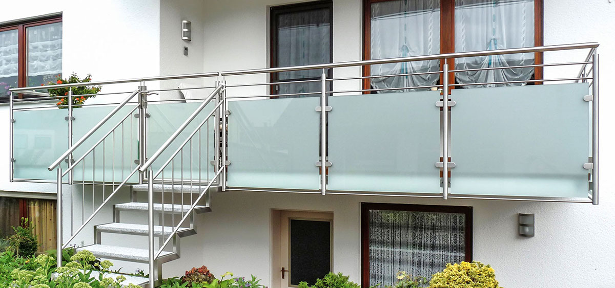 Edelstahl Balkongeländer Simmozheim - ↗️Schmid-Jakobs.de: ✓Geländerbau, Aluminium Sichtschutz, Treppengeländer, Terrassendach