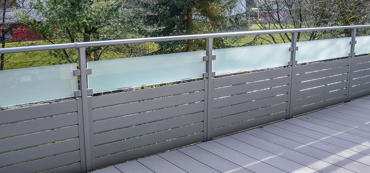 Edelstahl Balkongeländer Filderstadt - ↗️Schmid-Jakobs.de: ✓Geländerbau, Aluminium Sichtschutz, Treppengeländer, Terrassendach